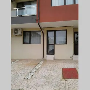 приятный отдых в студии на море в сарафово Apartament